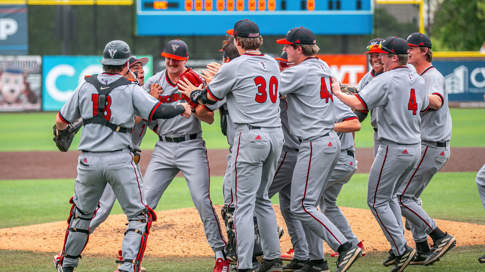 Lynchburg's Arrington delivers no-hitter in ODAC Tournament win over Randolph-Macon