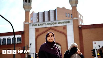 London mosques to get safety training after Islamophobic attacks