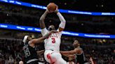 Vucevic y Drummond brillan en triunfo de Bulls sobre Spurs