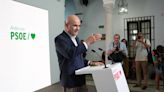 Chaves reivindica su legado y se pone a disposición del partido: 'Pienso y quiero volver al PSOE'