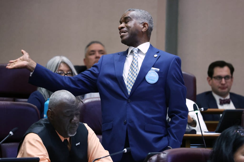 Letters: City Council grandstanding won’t stop Mayor Brandon Johnson from ending ShotSpotter