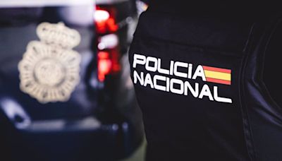 Amenaza con un cuchillo a dos empleadas en Salamanca y acaba en la cárcel