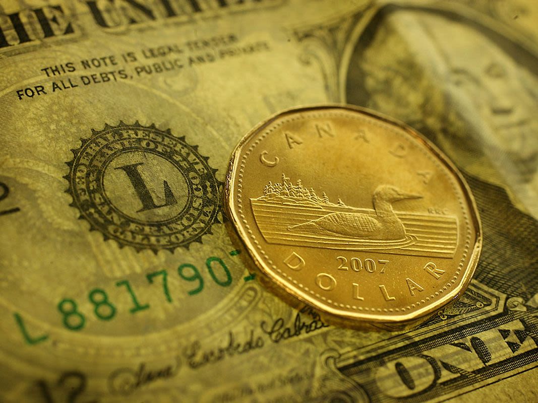 Posthaste: Canadian dollar 'caught in the crosshairs' could slip below 70 cents