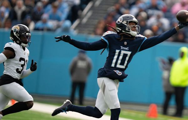 How Titans WR DeAndre Hopkins Prepares For Season