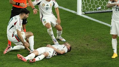 Drama en la Eurocopa: Barnabás Varga sale en camilla tras espeluznante choque de cabezas