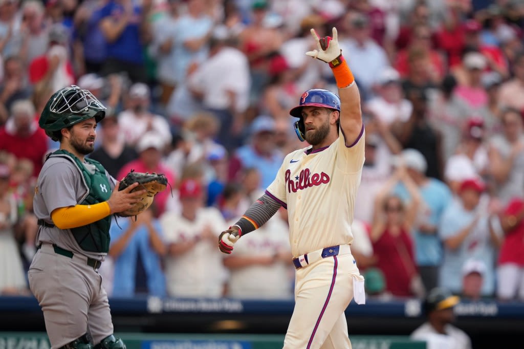 Harper, Turner blast home runs in Phillies’ 11-5 win over Oakland A’s