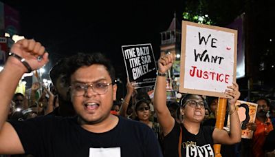 Police arrest man accused of filming rape on crowded street in India