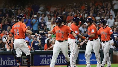 Deadspin | Astros outslug Orioles for 14-11 victory