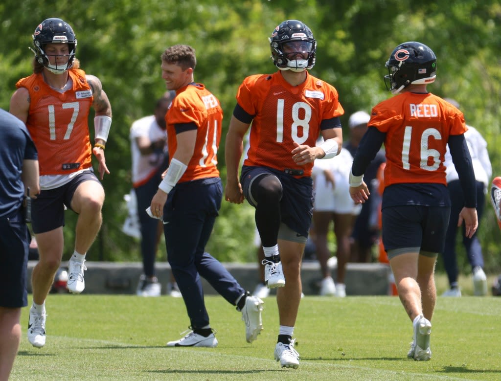 Photos: Inside Chicago Bears OTAs at Halas Hall