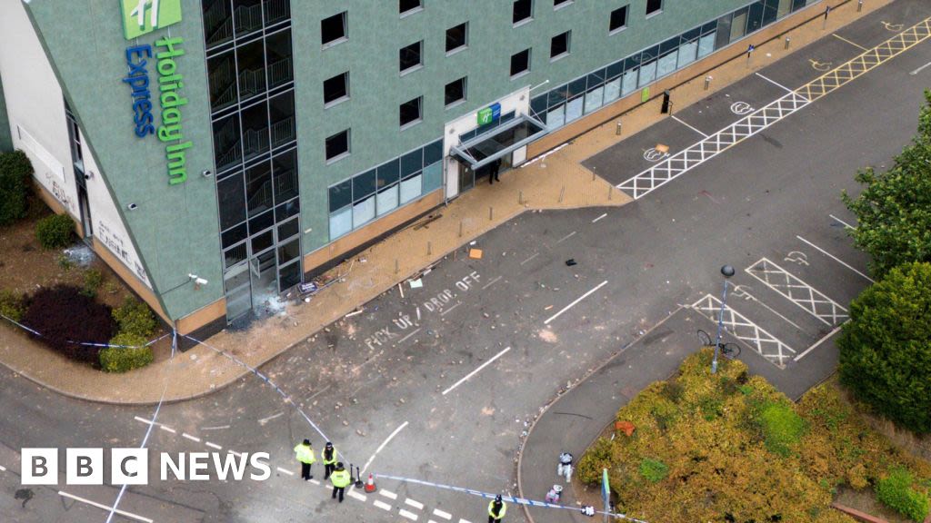 Tamworth: Work begins to ID Holiday Inn petrol bomb rioters
