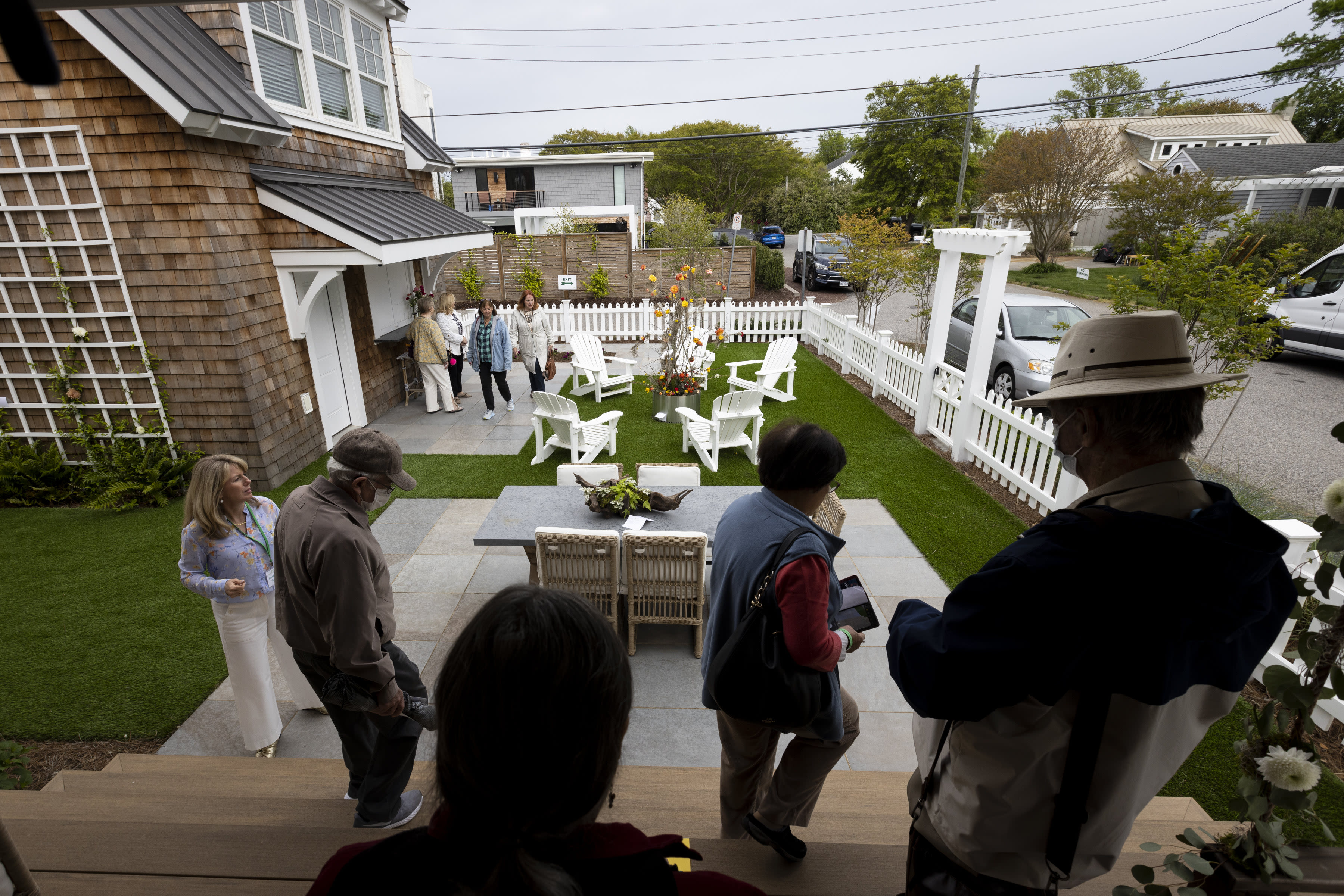 Delight and hard work meet at Historic Garden Week in Virginia Beach