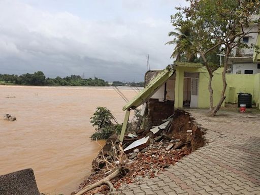 Madhu Bangarappa visits flood-hit areas of Shivamogga