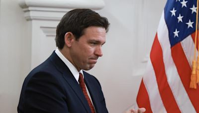 Florida: Ron DeSantis recibe amenazas de muerte y arrestan a una mujer por el hecho