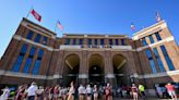 Arkansas baseball clinches SEC West with late comeback at Texas A&M