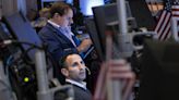 Wall Street cierra en rojo, enfocado en los tipos de interés al desinflarse Nvidia