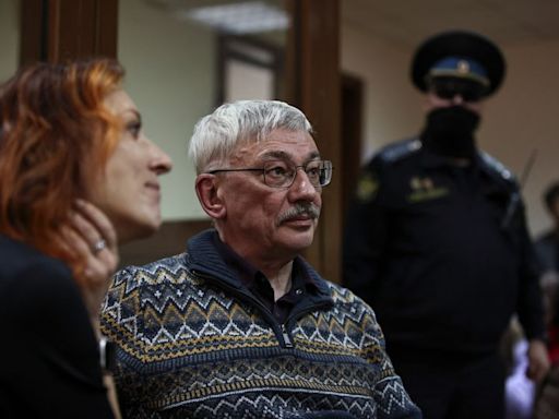 Rights veteran compares Russian justice to Nazis as court upholds his jail sentence