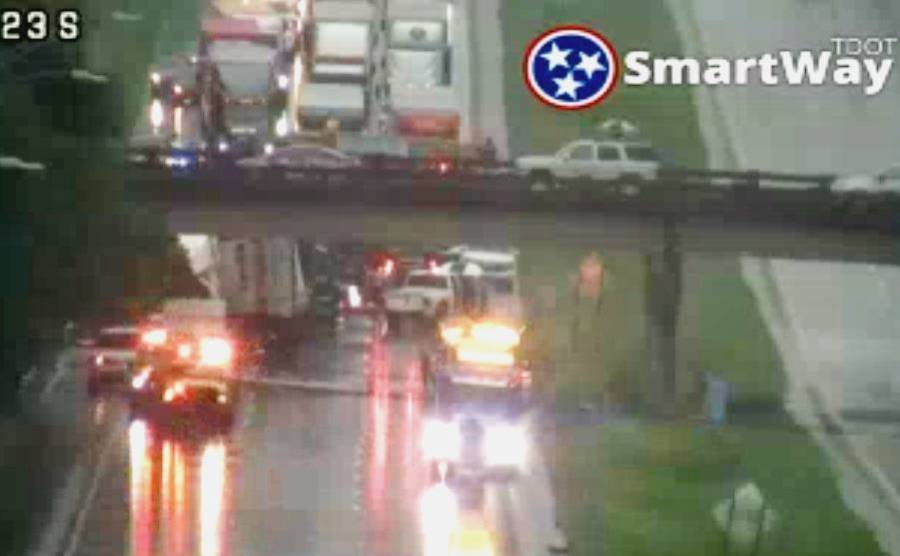 Wreck hurts 3, closes northbound I-55 in Memphis