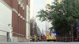Un fuerte incendio en una capilla de First Baptist Church moviliza el centro de Dallas
