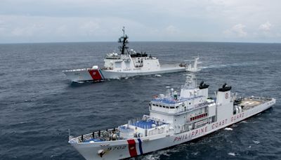US sends Coast Guard to contested South China Sea waters