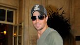 Ausencia de Enrique Iglesias en la boda de su hermana en España provoca especulaciones