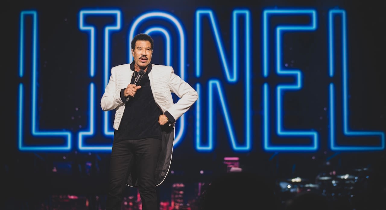 Lionel Richie thrills fans at long-awaited show in Alabama: ‘This is homecoming! I feel the love’