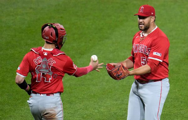 Pillar homers twice as Sandoval and the Angels beat the Pirates 9-0