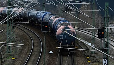 In Karlsruher Bahnhof auf Güterzug geklettert: Mann erleidet tödlichen Stromschlag