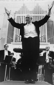 Soldiers of Music: Rostropovich Returns to Russia