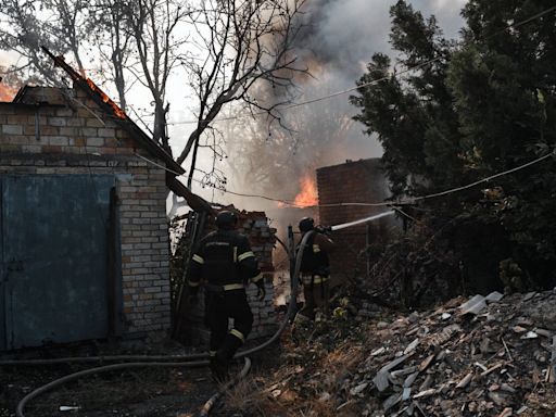 Ukraine-Russia war latest: Putin’s forces advance in key eastern town as Kyiv’s troops plead for ammunition