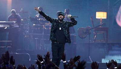 Eminem Makes VMA Return: Performs ‘Houdini’ And ‘Somebody Save Me’