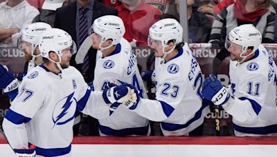 Sergei Bobrovsky makes 31 saves, Panthers beat Lightning 6-1 to advance to 2nd round