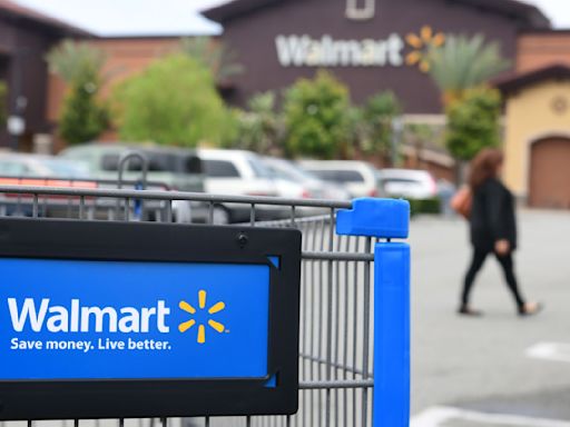 ¿Qué hay tras la disminución de precios en tiendas como Walmart, Target y Aldi?: Experto explica