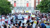 El barrio de las Letras pide oxígeno, ante una nueva tala del PP: “Hay que priorizar el espacio verde antes que más coches”