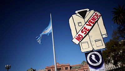 Masiva protesta universitaria desafía ajuste de Milei en Argentina