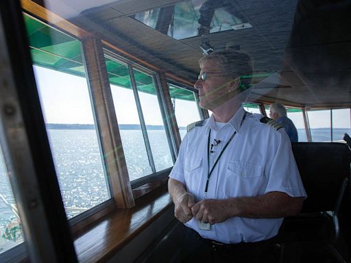 ‘Something’s gotta give’: Mukilteo ferry captain asks boaters to steer clear | HeraldNet.com