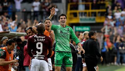 El marco de Saprissa queda en manos de dos novatos