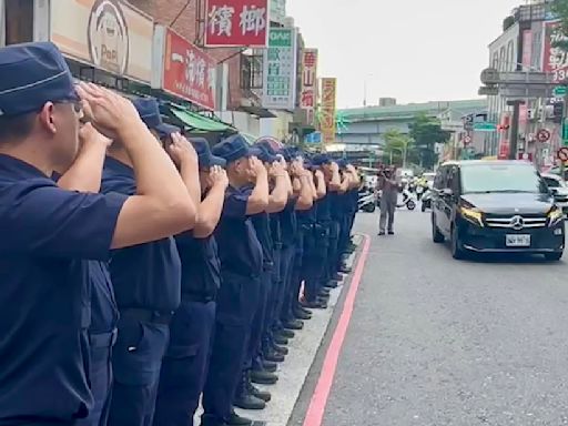 快訊/鼻酸！殉職警黃瑋震遺體車隊繞行分局 所長喊完「任務結束」下起大雨