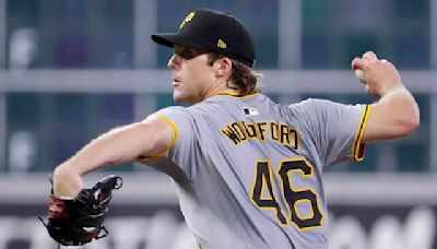Errors sink Pirates in narrow loss to Houston, spoiling sweep opportunity