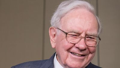 Warren Buffett's Real Estate Firm Coughs Up $250M To Avoid Bigger Payout Over Commissions - Costco Wholesale (NASDAQ:COST)