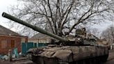 Ucrânia tenta manter Bakhmut; Rússia diz lutar contra sabotadores em ataque na fronteira