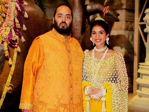 Anant Ambani, Radhika Merchant Brighten Up The Haldi Ceremony In Abu Jani Sandeep Khosla and Anamika Khanna Styles - News18