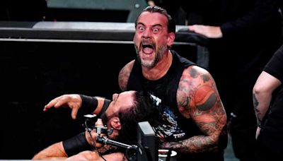CM Punk evita que Drew McIntyre gane el Campeonato Mundial Peso Pesado de WWE