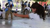 Policías de Guanajuato ofrecen armas a adolescentes en taller de prevención de adicciones y violencia