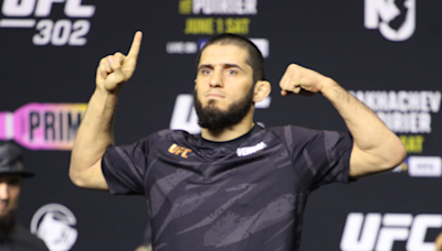 Javier Mendez likes Islam Makhachev's chances at middleweight: 'He's that good'