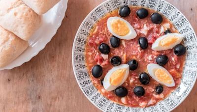 Receta de ensalada murciana, un plato tradicional que necesita de pocos ingredientes y que es ideal para el verano