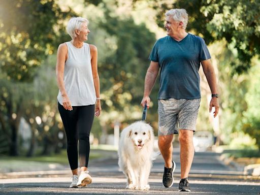 Four early signs of dementia that can be spotted while walking