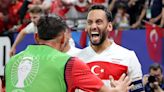 Vuelve Calhanoglu: “Soy el mejor pivote organizador del mundo”