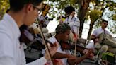 Una orquesta de una violenta favela de Río cruza el Atlántico para tocar ante el Papa