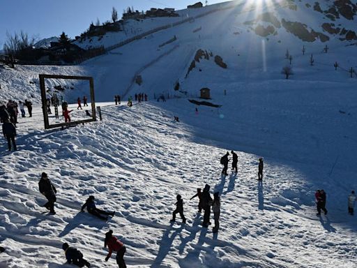 Dois metros de neve: Santiago, no Chile, tem a melhor temporada de esqui em 10 anos | GZH