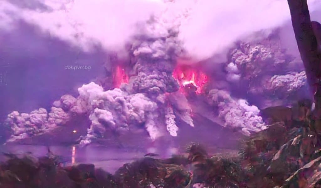 Ruang volcano erupts with fierce lightning storm, blazes nearby school